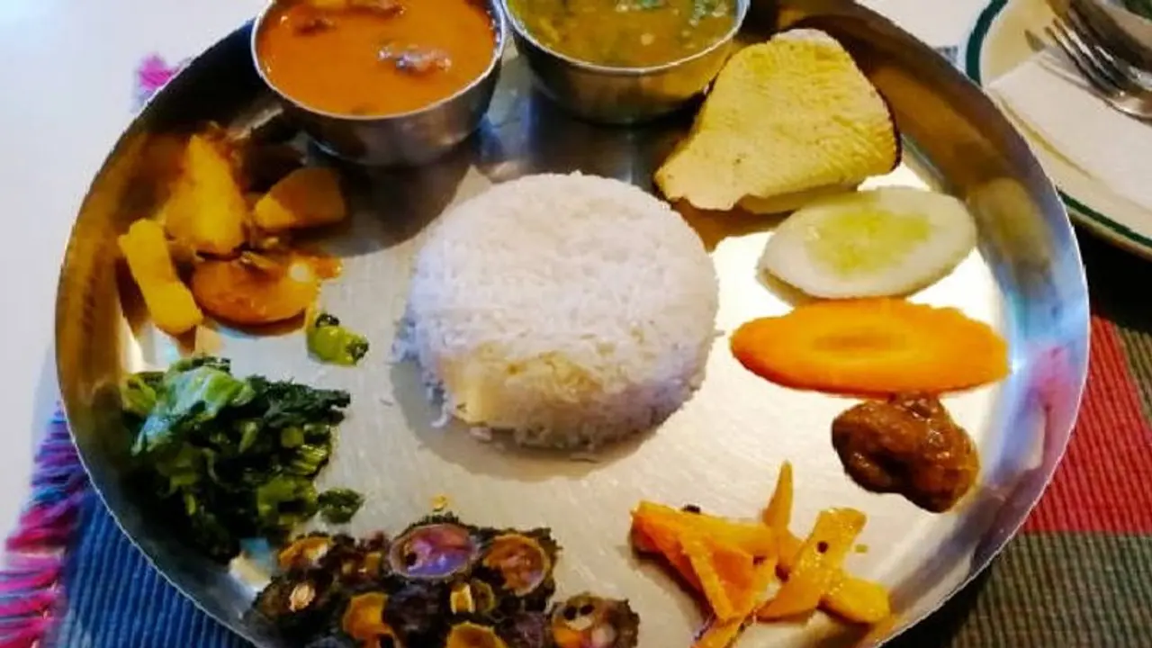 খাওয়ার পর প্লেটে হাত ধুবেন না, না হলে এই ফল ভোগ করতে হবে খাওয়ার পর প্লেটে হাত ধুবেন না, না হলে এই ফল ভোগ করতে হবে