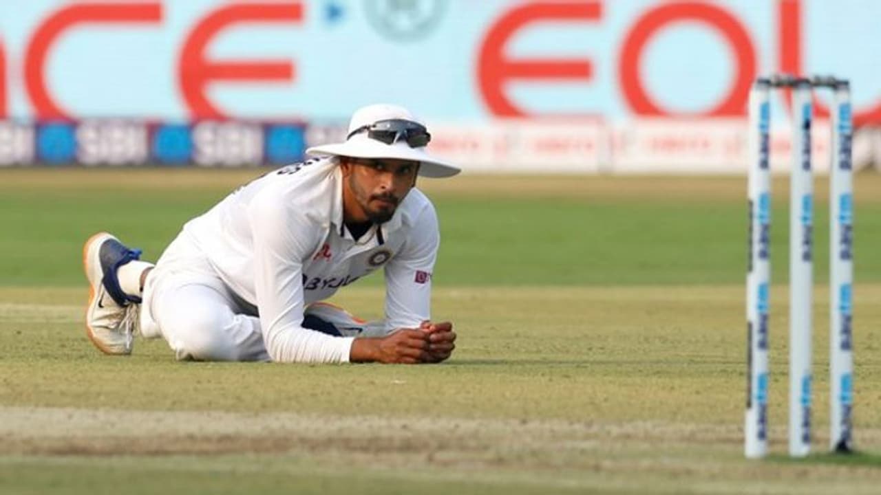 అదో నాసిరకం పిచ్... ఇండియా శ్రీలంక డే నైట్ మ్యాచ్ సాగిన బెంగళూరు పిచ్పై ఐసీసీ... అదో నాసిరకం పిచ్... ఇండియా శ్రీలంక డే నైట్ మ్యాచ్ సాగిన బెంగళూరు పిచ్పై ఐసీసీ...