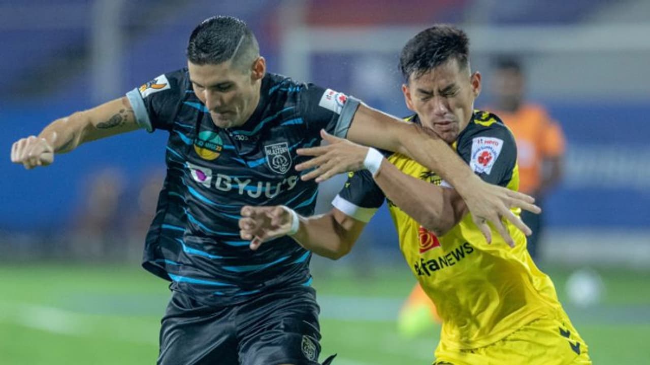 ISL Final : ഒഗ്ബെച്ചെയെ പൂട്ടി കേരള ബ്ലാസ്റ്റേഴ്സ്; വല ചലിക്കാതെ ആദ്യപകുതി ISL Final : ഒഗ്ബെച്ചെയെ പൂട്ടി കേരള ബ്ലാസ്റ്റേഴ്സ്; വല ചലിക്കാതെ ആദ്യപകുതി