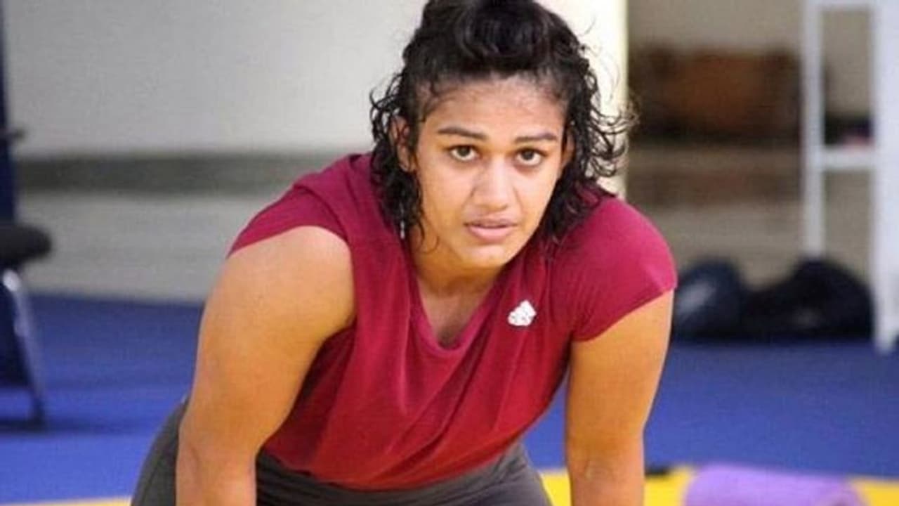 Babita Phogat meets protesting wrestlers in Delhi; assures Centre's support Babita Phogat meets protesting wrestlers in Delhi; assures Centre's support
