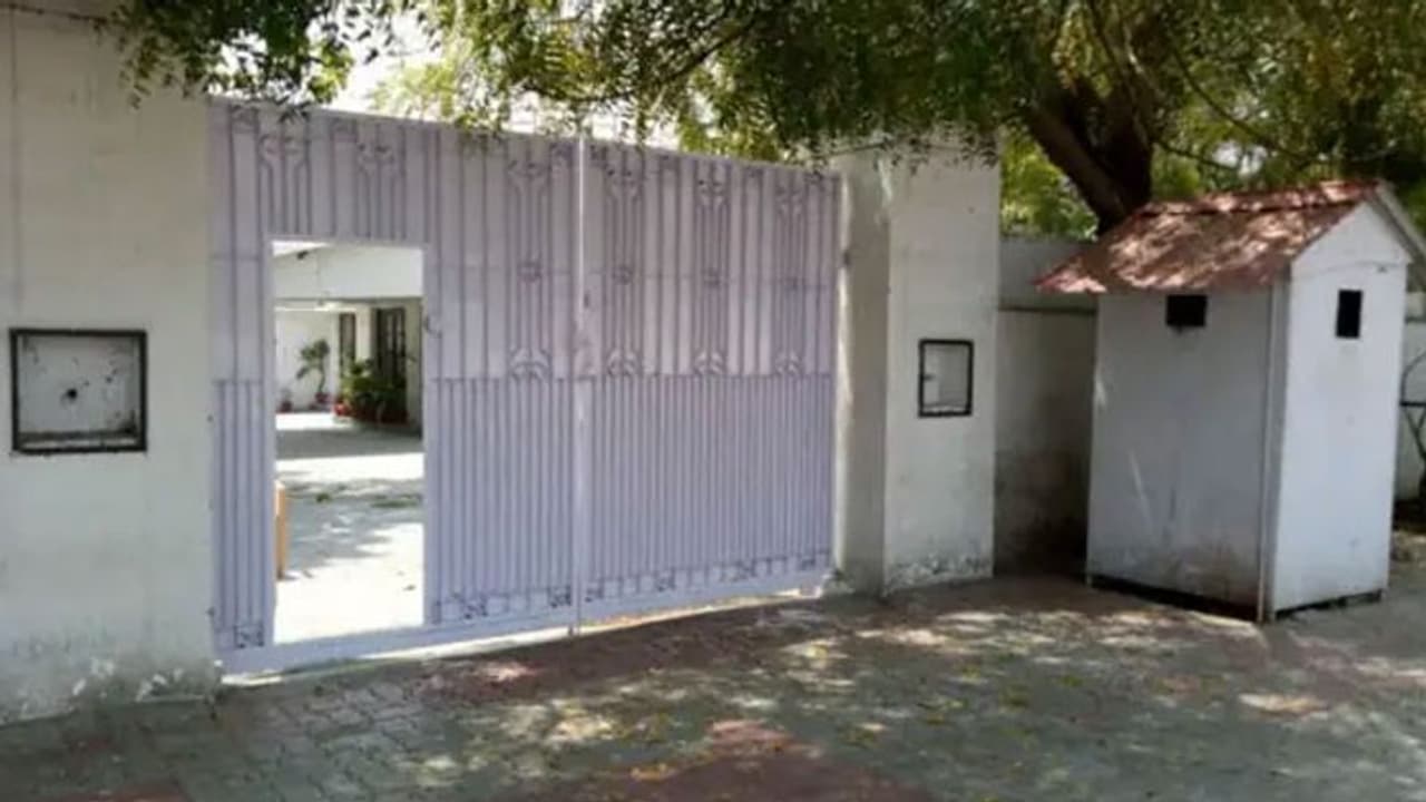 यूपी में शपथ ग्रहण से पहले राज्य संपत्ति विभाग ने पूरी की तैयारियां, विधायक व मंत्रियों को अलॉट हुए आवास यूपी में शपथ ग्रहण से पहले राज्य संपत्ति विभाग ने पूरी की तैयारियां, विधायक व मंत्रियों को अलॉट हुए आवास