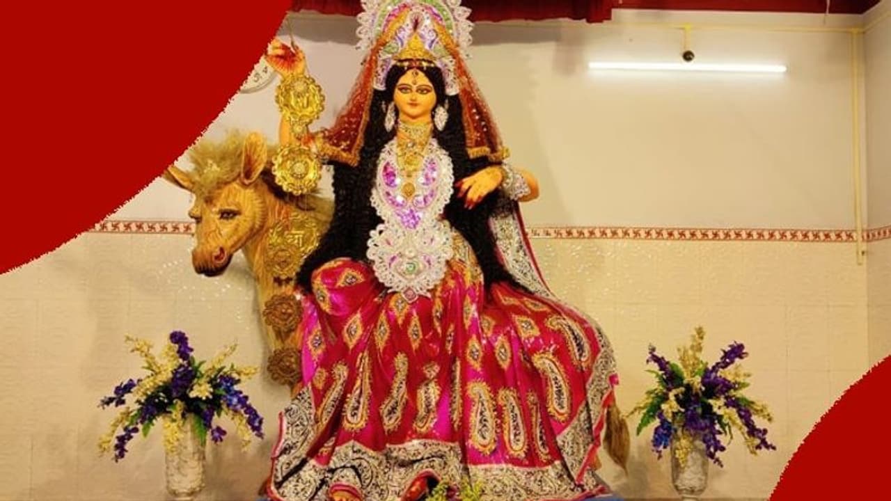 কেন শীতলা অষ্টমীর দিন বাসী খাবার খাওয়া হয়, জেনে নিন এই পুজোর তিথি ও শুভ সময় কেন শীতলা অষ্টমীর দিন বাসী খাবার খাওয়া হয়, জেনে নিন এই পুজোর তিথি ও শুভ সময়