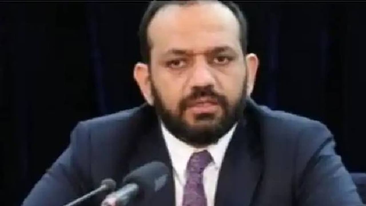 Khalid Payenda : ജീവിക്കാൻ വേണ്ടി ഊബർ ഡ്രൈവറായി മുൻധനമന്ത്രി... Khalid Payenda : ജീവിക്കാൻ വേണ്ടി ഊബർ ഡ്രൈവറായി മുൻധനമന്ത്രി...