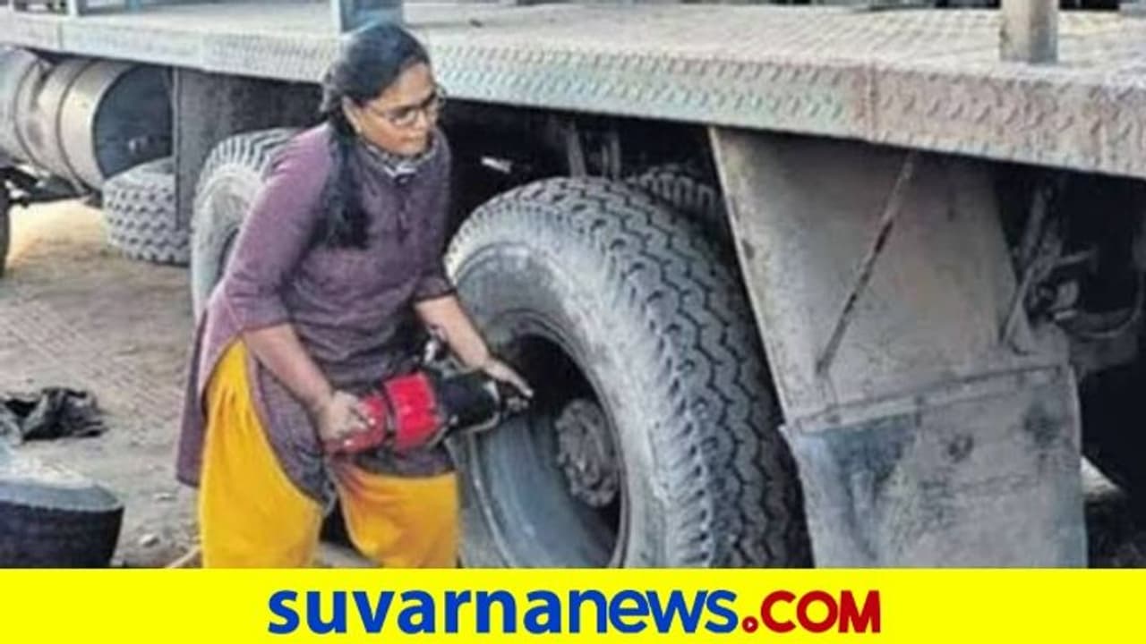 ಗಾಡಿಗಳಿಗೆ ಪಂಕ್ಚರ್ ಹಾಕುವ ಗಟ್ಟಿಗಿತ್ತಿ: ಪುರುಷ ಪ್ರಾಬಲ್ಯಕ್ಕೆ ಸವಾಲ್‌ ಈ ಆದಿಲಕ್ಷ್ಮಿ