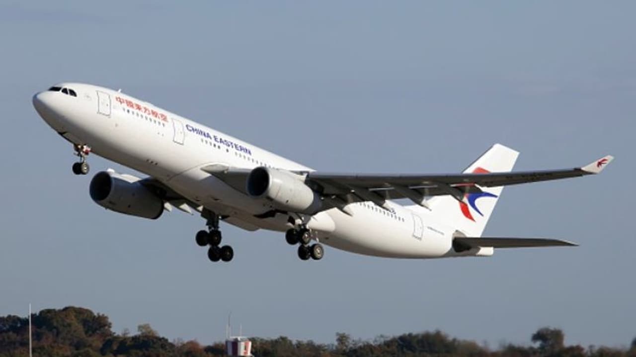 ১৩৩ জন যাত্রী নিয়ে ভেঙে পড়ল চিনা বিমান জঙ্গলে আগুন, হতাহতের সংখ্যা এখনও অজানা ১৩৩ জন যাত্রী নিয়ে ভেঙে পড়ল চিনা বিমান জঙ্গলে আগুন, হতাহতের সংখ্যা এখনও অজানা