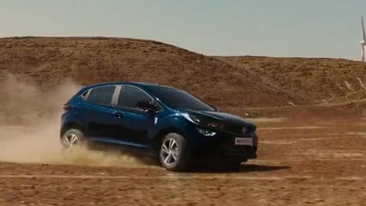 Tata Altroz DCT: அல்ட்ரோஸ் ஆட்டோமேடிக் மாஸ் காட்டிய டாடா மோட்டார்ஸ் Tata Altroz DCT: அல்ட்ரோஸ் ஆட்டோமேடிக் மாஸ் காட்டிய டாடா மோட்டார்ஸ்