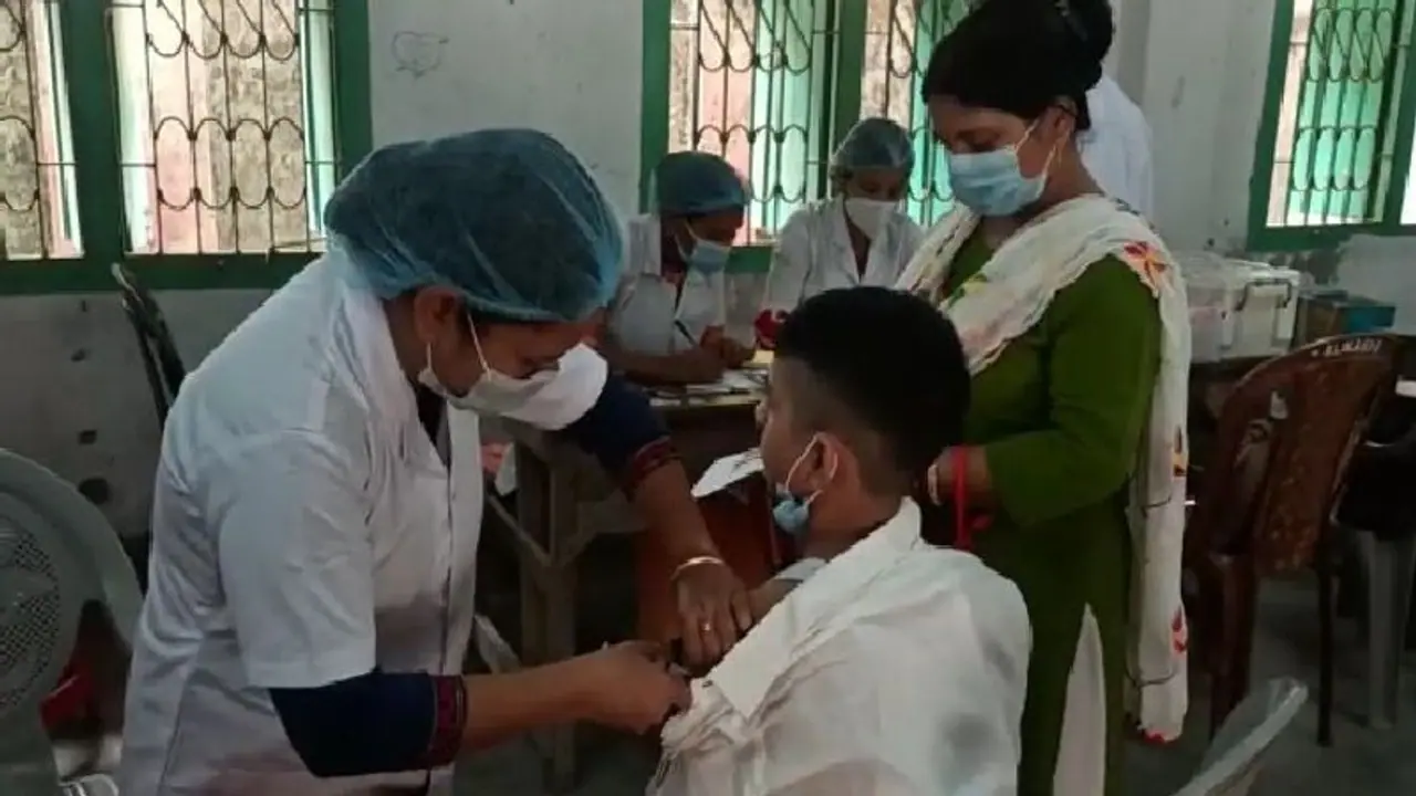 covid vaccine: 15ம் தேதி முதல் கோவிட் பூஸ்டர் தடுப்பூசி : 18 முதல் 59 வயதினர் இலவசமாகச் செலுத்தலாம்