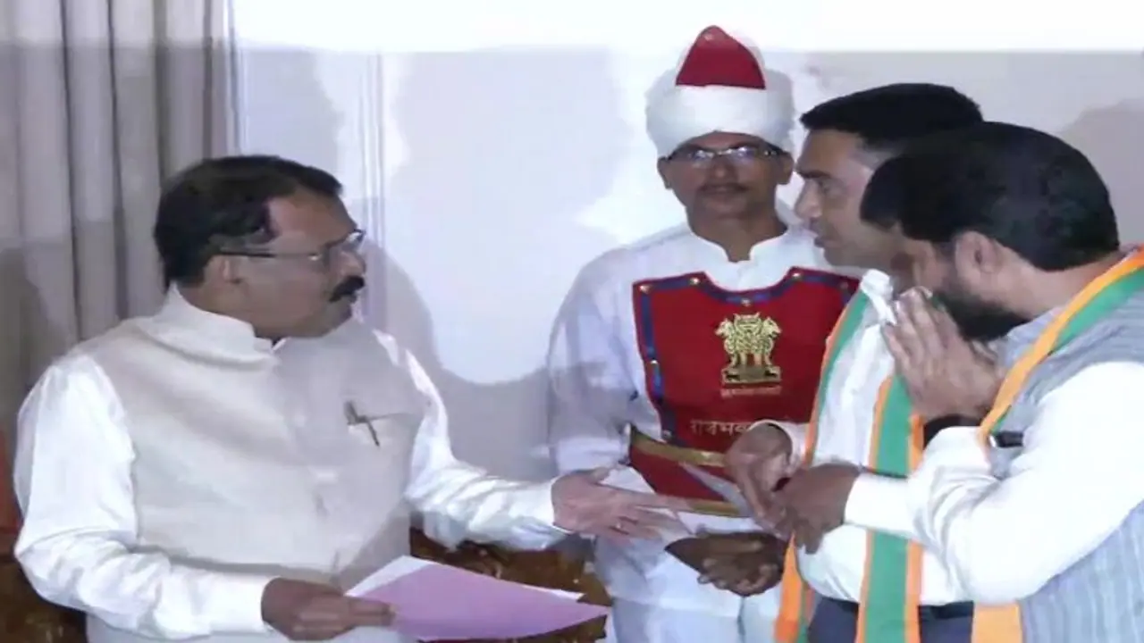 गोवा के मुख्यमंत्री बने रहेंगे प्रमोद सावंत, राज्यपाल से मिलकर सरकार बनाने का दावा किया पेश गोवा के मुख्यमंत्री बने रहेंगे प्रमोद सावंत, राज्यपाल से मिलकर सरकार बनाने का दावा किया पेश