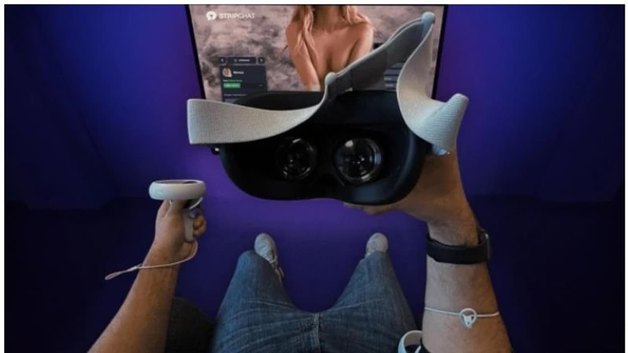 Sex tech company : ജോലിക്കിടെ സ്വയംഭോഗത്തിന് വെര്ച്വല്റിയാലിറ്റി സൗകര്യമൊരുക്കി ടെക് കമ്പനി Sex tech company : ജോലിക്കിടെ സ്വയംഭോഗത്തിന് വെര്ച്വല്റിയാലിറ്റി സൗകര്യമൊരുക്കി ടെക് കമ്പനി