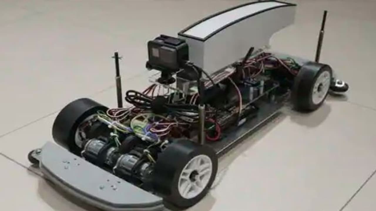 Nissan ने दिखाया e 4ORCE एडवांस तकनीक का दम, कंपनी ने पेश की mini radio controlled कार, देखें नई टेक्नालॉजी Nissan ने दिखाया e 4ORCE एडवांस तकनीक का दम, कंपनी ने पेश की mini radio controlled कार, देखें नई टेक्नालॉजी