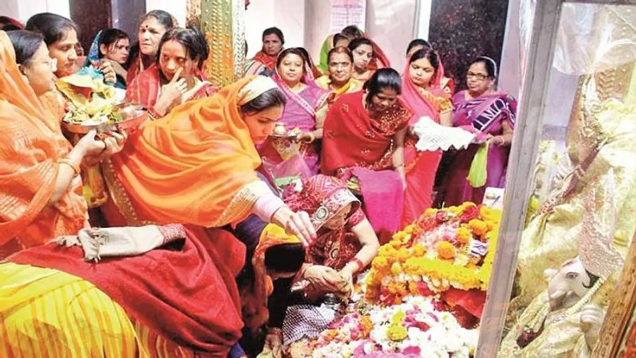 Sheetala puja 2022: 24 और 25 मार्च को किया जाएगा शीतला माता का व्रत और पूजा, ये है विधि, मंत्र और महत्व Sheetala puja 2022: 24 और 25 मार्च को किया जाएगा शीतला माता का व्रत और पूजा, ये है विधि, मंत्र और महत्व