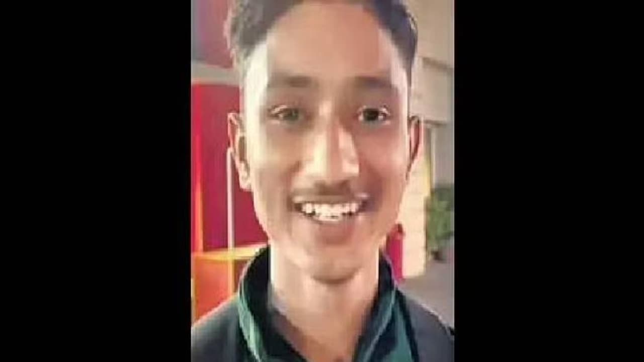 Pradeep Mehra : സൈന്യത്തിൽ ചേരണം, രാത്രി 10 കിലോമീറ്റർ ഓടുന്ന പ്രദീപിന് സഹായവുമായി റിട്ട. ലെഫ്റ്റനന്റ് ജനറലും Pradeep Mehra : സൈന്യത്തിൽ ചേരണം, രാത്രി 10 കിലോമീറ്റർ ഓടുന്ന പ്രദീപിന് സഹായവുമായി റിട്ട. ലെഫ്റ്റനന്റ് ജനറലും