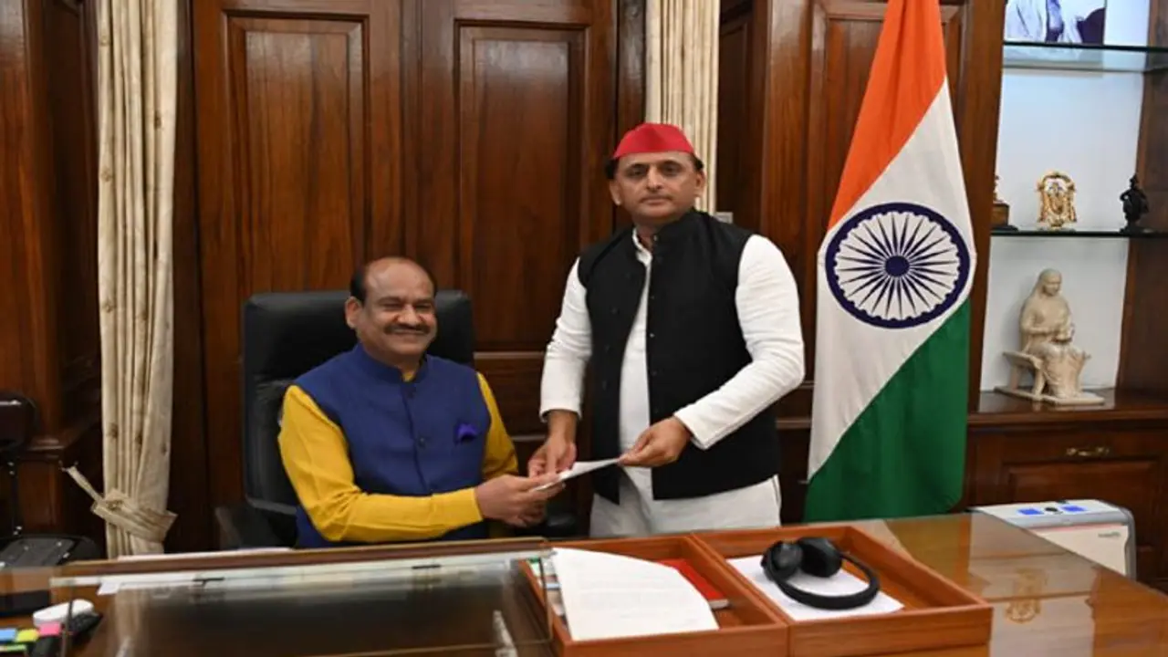 Akhilesh Yadav resigns as Lok Sabha; to retain UP Assembly seat Akhilesh Yadav resigns as Lok Sabha; to retain UP Assembly seat