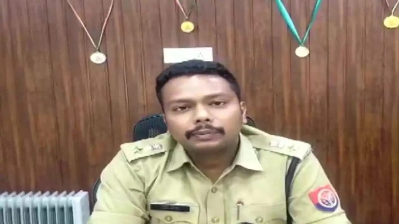 यूपी के रामपुर में पुलिस व SOG टीम की गो तस्करों से हुई मुठभेड़, पुलिस के हत्थे चढ़े दो आरोपी यूपी के रामपुर में पुलिस व SOG टीम की गो तस्करों से हुई मुठभेड़, पुलिस के हत्थे चढ़े दो आरोपी