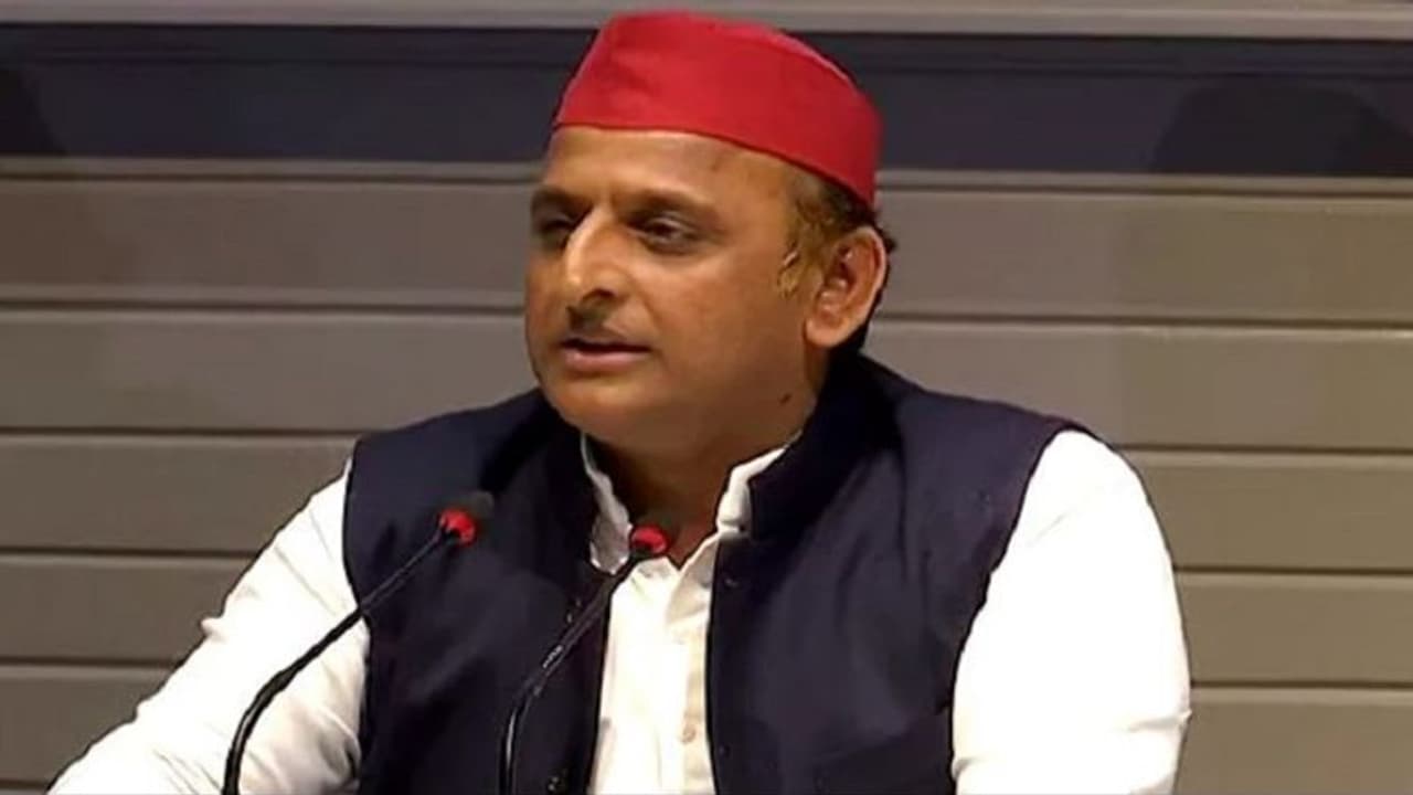 எம்.பி. பதவியை ராஜினாமா செய்த அகிலேஷ் யாதவ்... எம்.எல்.ஏவாக தேர்வு செய்யப்பட்டதை அடுத்து அதிரடி!! எம்.பி. பதவியை ராஜினாமா செய்த அகிலேஷ் யாதவ்... எம்.எல்.ஏவாக தேர்வு செய்யப்பட்டதை அடுத்து அதிரடி!!