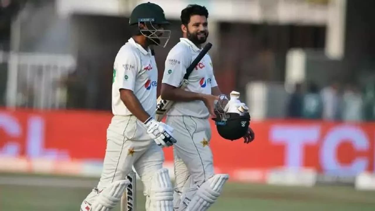 Pakistan vs Australia: முதல் இன்னிங்ஸில் அப்துல்லா ஷாஃபிக் அசார் அலி நிதான பேட்டிங்..!