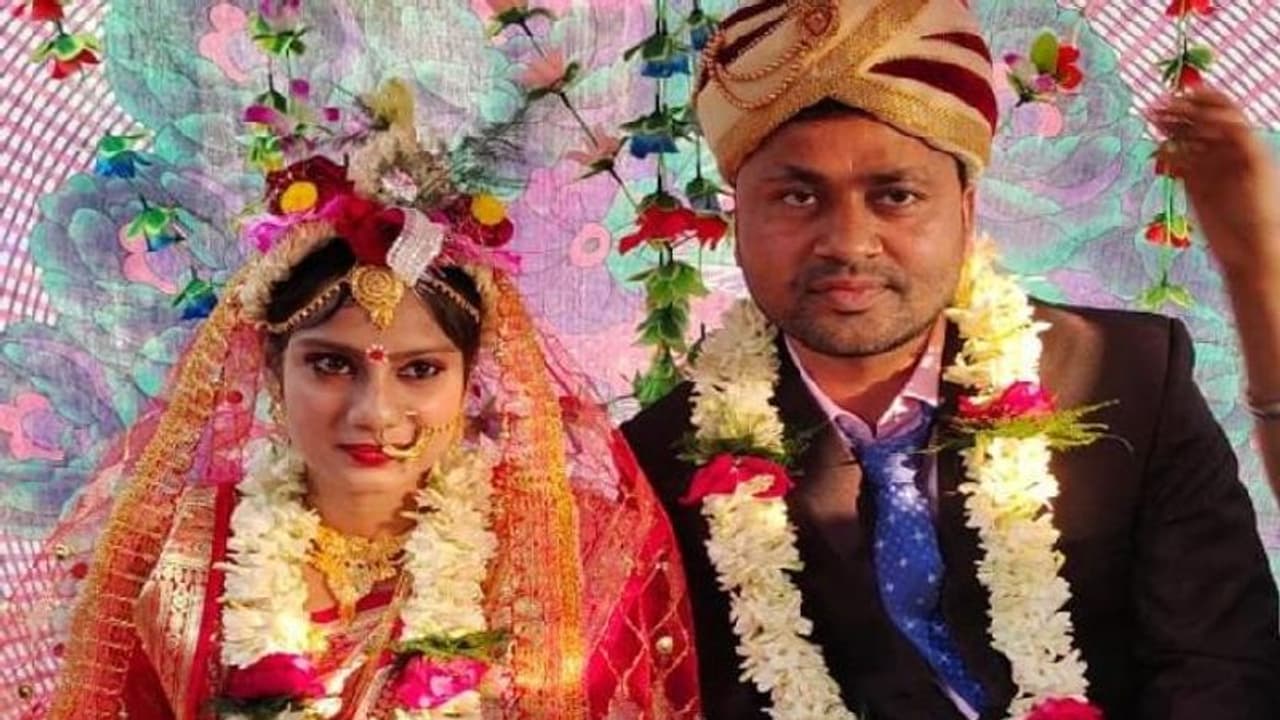 স্বামীকে নিয়ে রামপুরহাটে বাপের বাড়ি এসেছিলেন স্ত্রী, জীবন্ত পুড়ে মৃত্যু নবদম্পতির স্বামীকে নিয়ে রামপুরহাটে বাপের বাড়ি এসেছিলেন স্ত্রী, জীবন্ত পুড়ে মৃত্যু নবদম্পতির