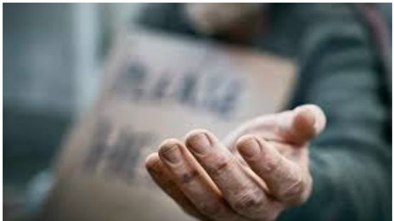 ಉಗ್ರರು, ಕತ್ತೆ ಬಳಿಕ ಭಿಕ್ಷುಕರ ರಫ್ತು ಮಾಡುತ್ತಿದೆ ಪಾಕಿಸ್ತಾನ, ಸ್ಫೋಟಕ ವರದಿ ಬಹಿರಂಗ! ಉಗ್ರರು, ಕತ್ತೆ ಬಳಿಕ ಭಿಕ್ಷುಕರ ರಫ್ತು ಮಾಡುತ್ತಿದೆ ಪಾಕಿಸ್ತಾನ, ಸ್ಫೋಟಕ ವರದಿ ಬಹಿರಂಗ!