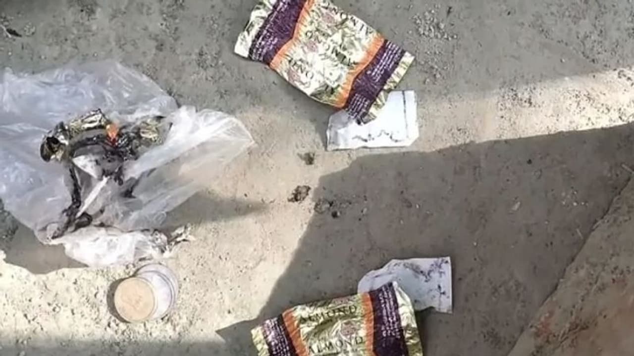 చాక్లెట్లు తిని నలుగురు పిల్లలు మృతి.. దర్యాప్తునకు ఆదేశించిన సీఎం చాక్లెట్లు తిని నలుగురు పిల్లలు మృతి.. దర్యాప్తునకు ఆదేశించిన సీఎం