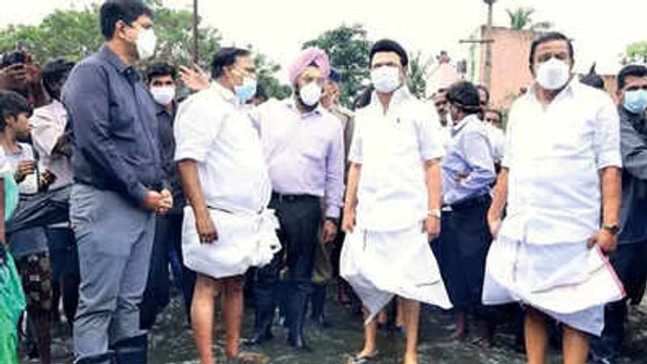 இனி சென்னையில் வெள்ளம் என்ற பேச்சே இருக்க கூடாது.. களத்தில் இறங்கிய முதல்வர் ஸ்டாலின்.. இனி சென்னையில் வெள்ளம் என்ற பேச்சே இருக்க கூடாது.. களத்தில் இறங்கிய முதல்வர் ஸ்டாலின்..