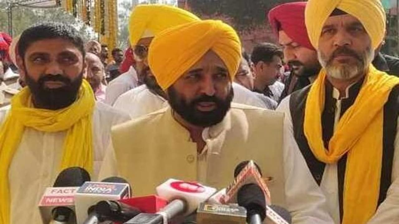 भ्रष्टाचार के खिलाफ पंजाब सरकार की जंग : एंटी करप्शन नंबर पर पहली शिकायत बठिंडा के नायब तहसीलदार के खिलाफ भ्रष्टाचार के खिलाफ पंजाब सरकार की जंग : एंटी करप्शन नंबर पर पहली शिकायत बठिंडा के नायब तहसीलदार के खिलाफ