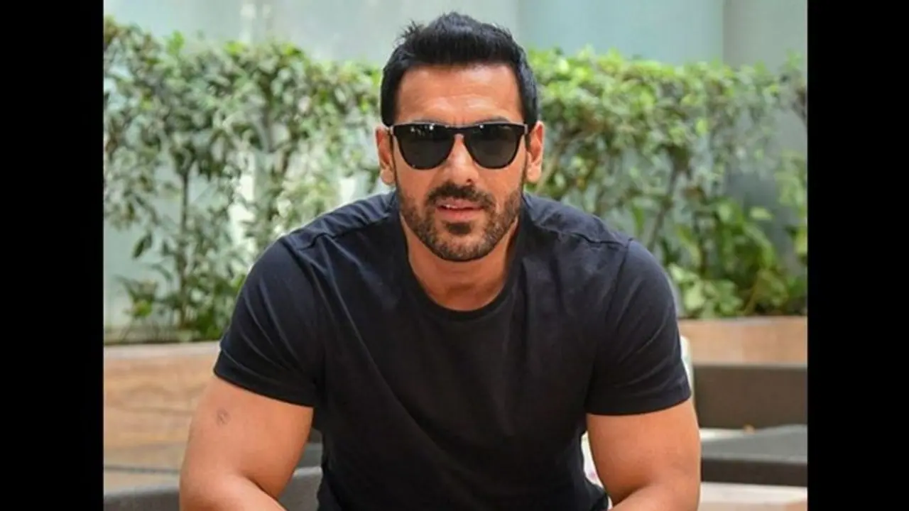 কোন মন্ত্রে নিজের যৌবন ধরে রেখেছেন জন আব্রাহাম, ফিটনেস সিক্রেট চমকে দেবে আপনাকে কোন মন্ত্রে নিজের যৌবন ধরে রেখেছেন জন আব্রাহাম, ফিটনেস সিক্রেট চমকে দেবে আপনাকে