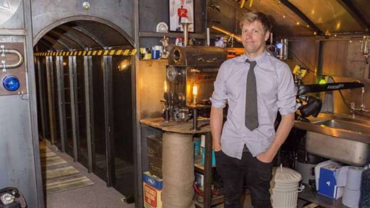 വീട്ടിൽനിന്നും ഷെഡ്ഡിലേക്ക് നടക്കുമ്പോൾ മഴ നനയരുത്, മൂന്നുമീറ്ററിൽ അടിപൊളി തുരങ്കം നിർമ്മിച്ച് യൂട്യൂബർ