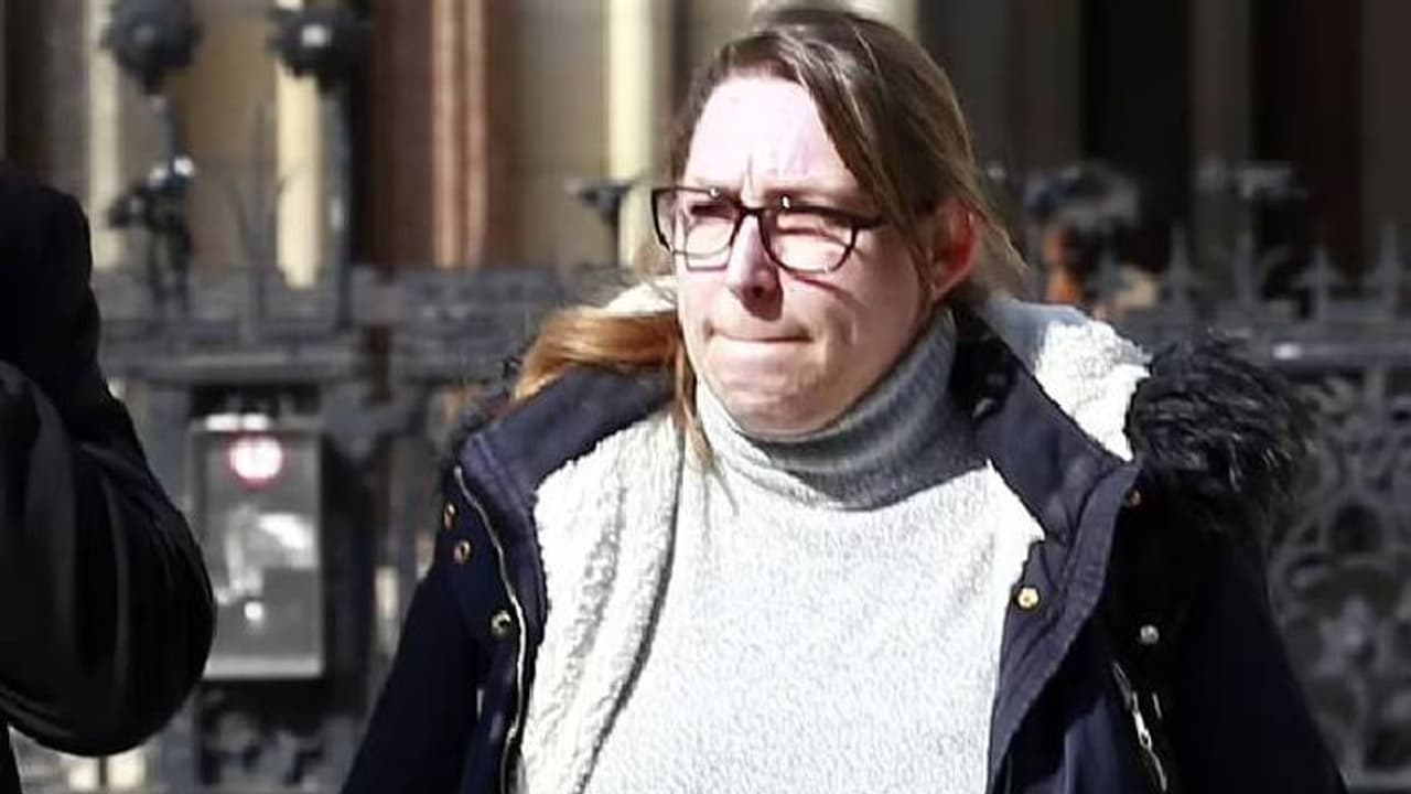 അഞ്ചുവയസുകാരൻ ആക്രമിച്ചു, അധ്യാപിക ക്രച്ചസിലായി, ഒരുകോടി നഷ്ടപരിഹാരം അഞ്ചുവയസുകാരൻ ആക്രമിച്ചു, അധ്യാപിക ക്രച്ചസിലായി, ഒരുകോടി നഷ്ടപരിഹാരം