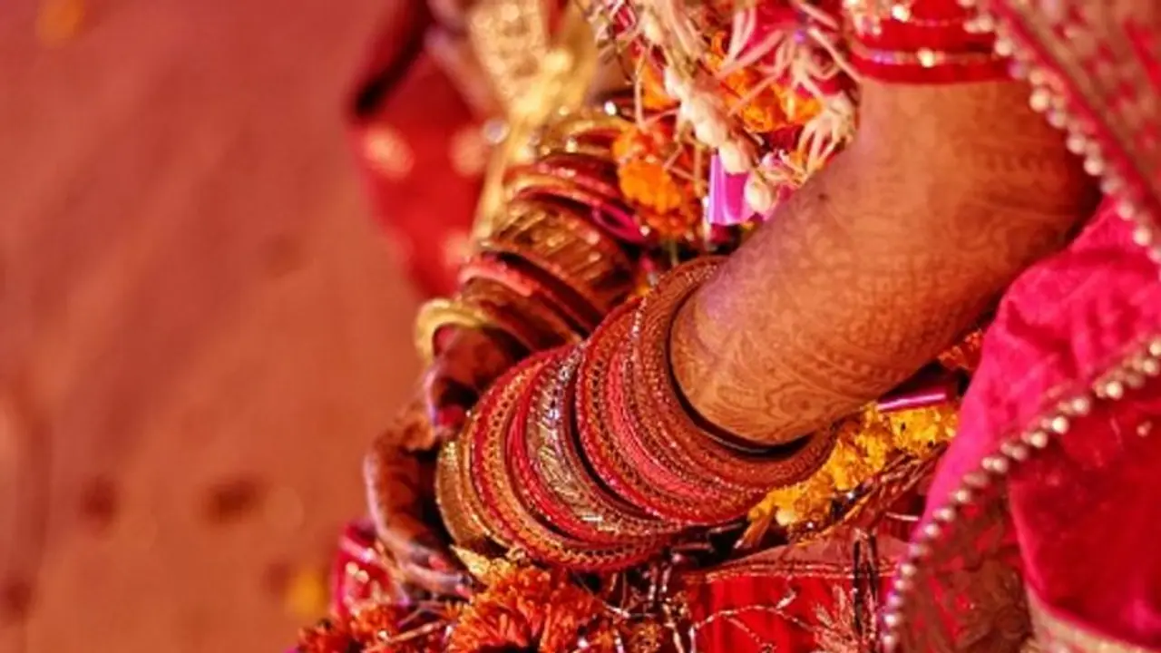 'বিয়ে একটি নৃশংস জানোয়ারকে মুক্ত করার লাইসেন্স নয়', বৈবাহিক ধর্ষণ নিয়ে মন্তব্য কর্ণাটক হাইকোর্টের 'বিয়ে একটি নৃশংস জানোয়ারকে মুক্ত করার লাইসেন্স নয়', বৈবাহিক ধর্ষণ নিয়ে মন্তব্য কর্ণাটক হাইকোর্টের