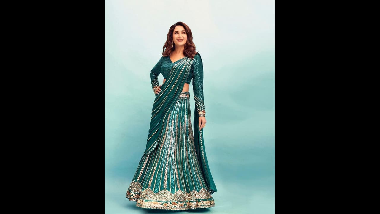 Viral Video: কাঁচা বাদাম গানে মাধুরীর ঠুমকা হুক ডান্স রীতেশের, তোলপাড় নেটদুনিয়া Viral Video: কাঁচা বাদাম গানে মাধুরীর ঠুমকা হুক ডান্স রীতেশের, তোলপাড় নেটদুনিয়া