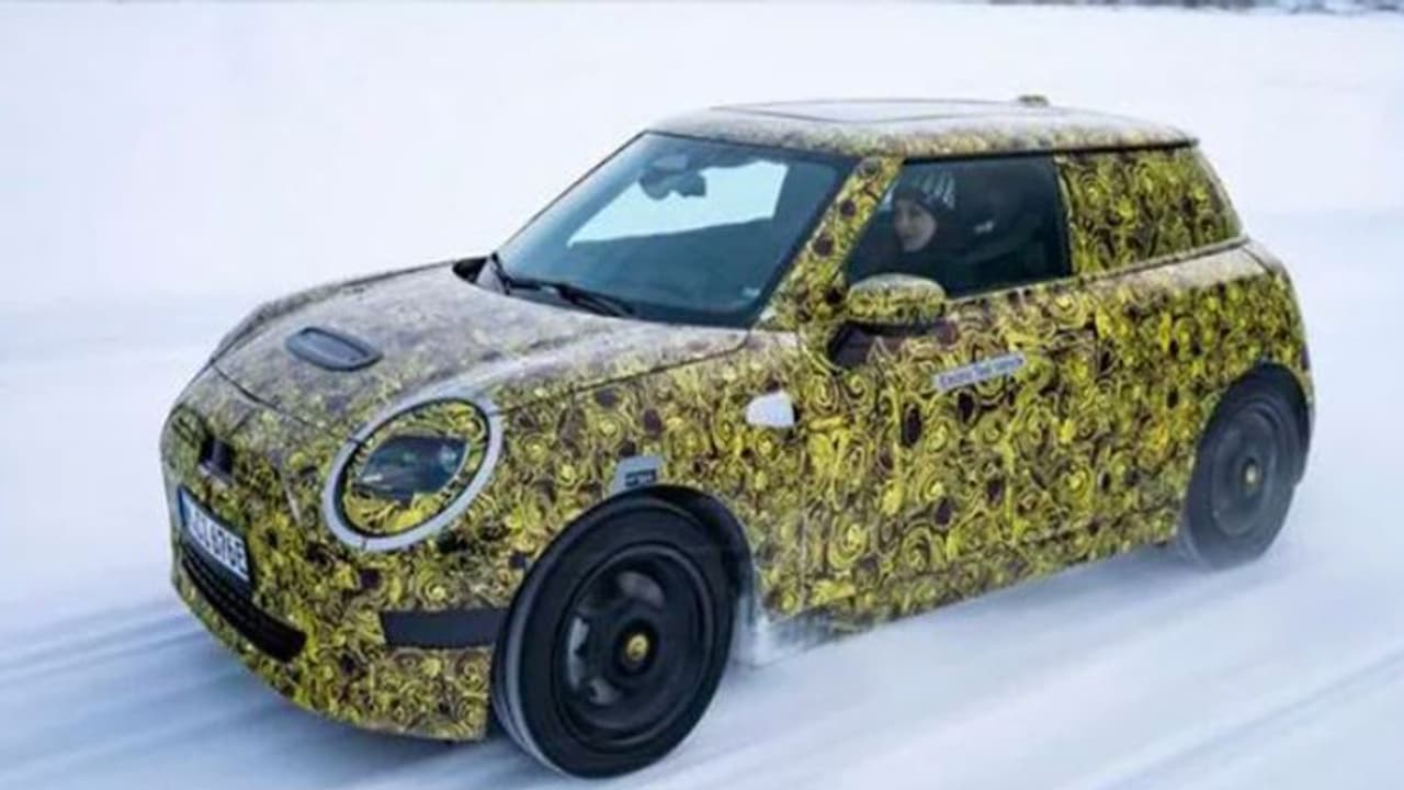 BMW की Marquee Mini ला रही इलेक्ट्रिक हैचबैक कार, बर्फ हो या रेगिस्तान देगी शानदार परफॉरमेंस BMW की Marquee Mini ला रही इलेक्ट्रिक हैचबैक कार, बर्फ हो या रेगिस्तान देगी शानदार परफॉरमेंस