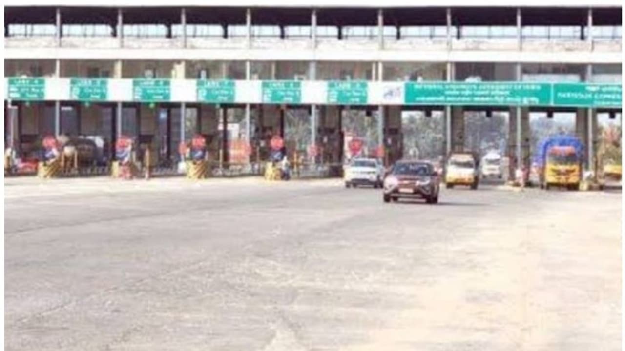 'പന്നിയങ്കരയില്‍ പുതുക്കിയ ടോള്‍ പിരിക്കരുത്'; കൂട്ടിയ ടോള്‍ ഈടാക്കുന്നത് ഹൈക്കോടതി തടഞ്ഞു