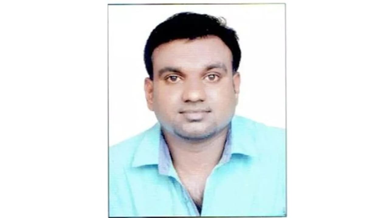 പ്രവാസി മലയാളി യുവാവിനെ താമസ സ്ഥലത്ത് മരിച്ച നിലയില് കണ്ടെത്തി പ്രവാസി മലയാളി യുവാവിനെ താമസ സ്ഥലത്ത് മരിച്ച നിലയില് കണ്ടെത്തി