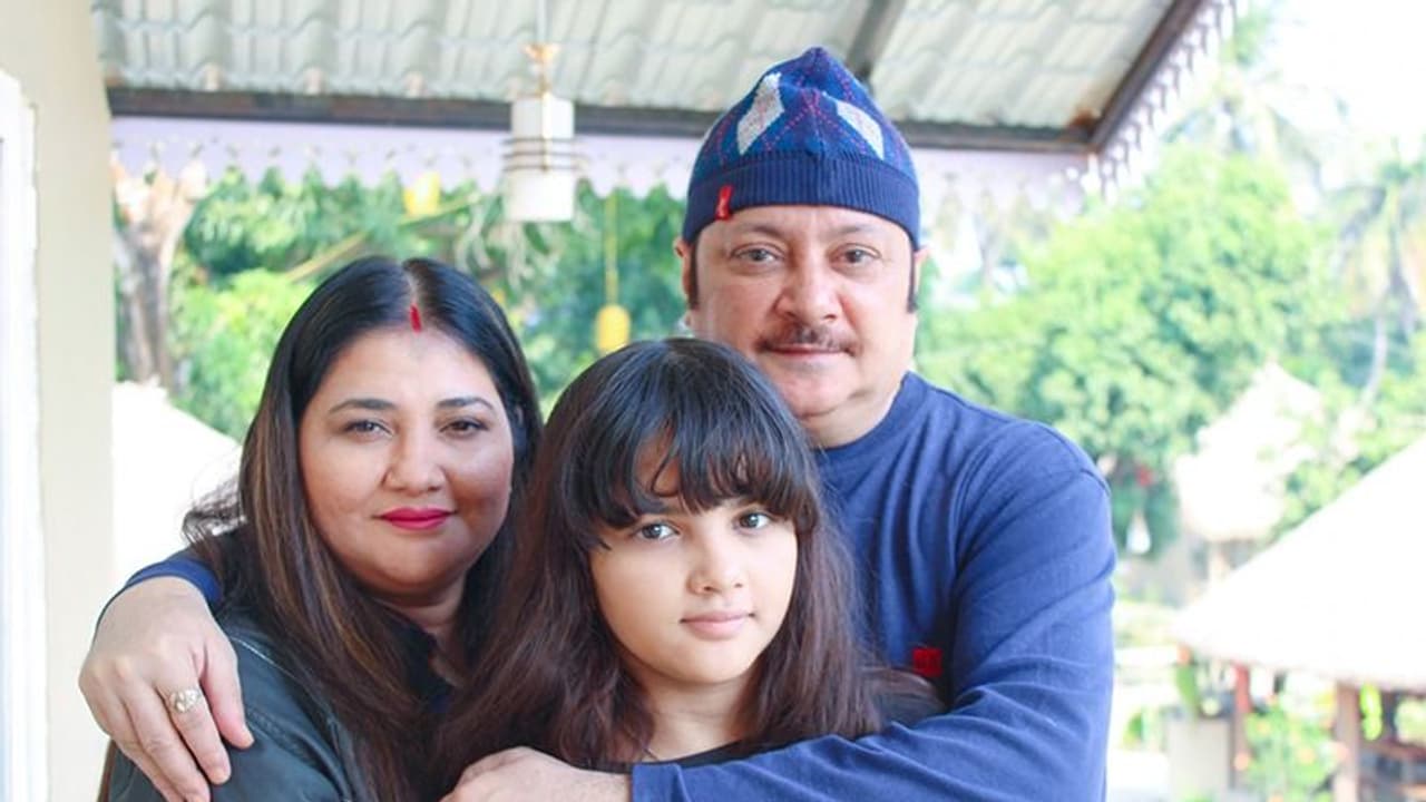 বাড়িতেই রয়েছে অভিষেকের নিথর দেহ, স্বামীকে হারিয়ে দিশেহারা হয়ে পড়েছেন অভিনেতা স্ত্রী