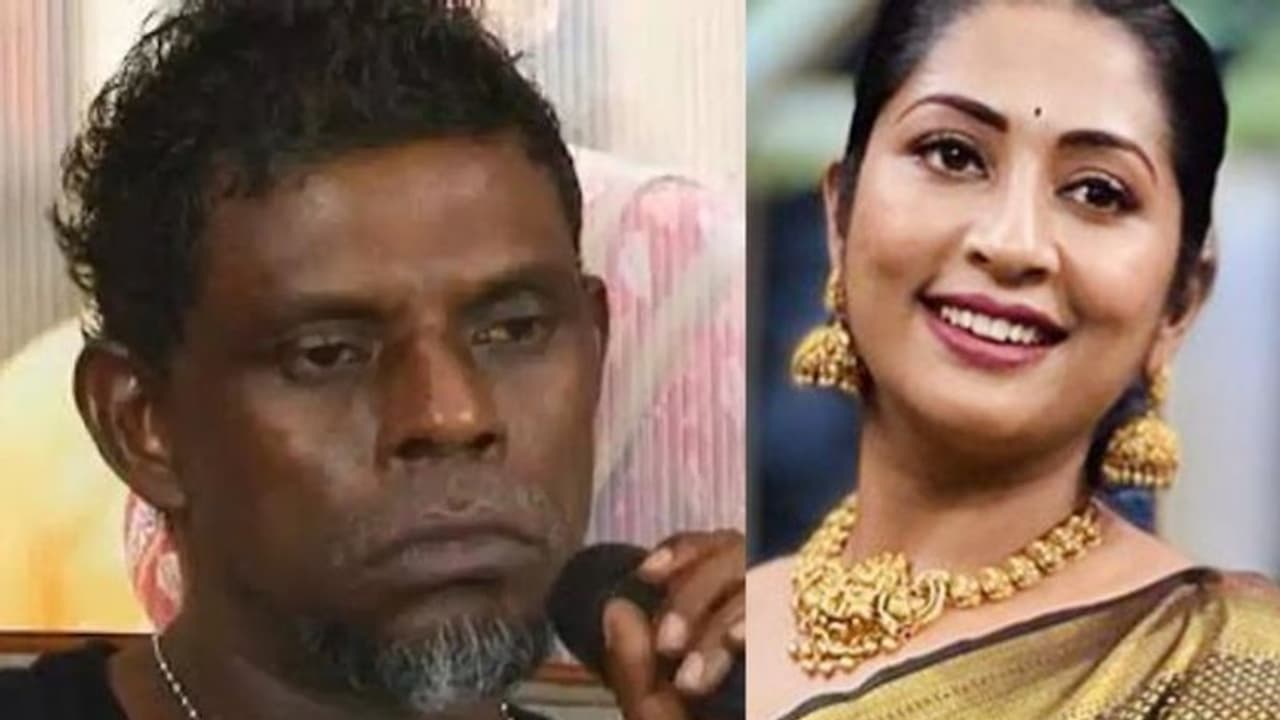 വിനായകന്റെ പരാമര്ശങ്ങളോട് അപ്പോള് എന്ത് കൊണ്ട് പ്രതികരിച്ചില്ല; വ്യക്തമാക്കി നവ്യ നായര് വിനായകന്റെ പരാമര്ശങ്ങളോട് അപ്പോള് എന്ത് കൊണ്ട് പ്രതികരിച്ചില്ല; വ്യക്തമാക്കി നവ്യ നായര്