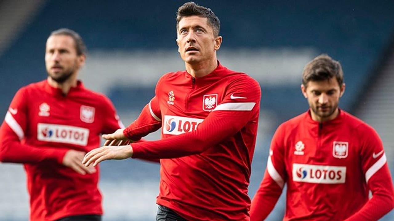 പിഎസ്ജിയും ചെല്‍സിയും പിന്നാലെ; ലെവന്‍ഡോസ്‌കിയെ സ്വന്തമാക്കാനുള്ള ബാഴ്‌സയുടെ ശ്രമങ്ങള്‍ക്ക് തിരിച്ചടി