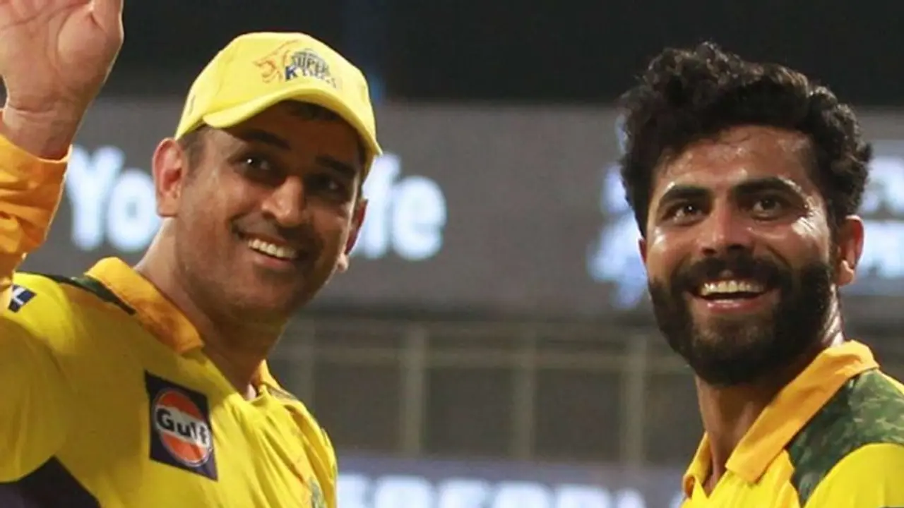 IPL 2022: CSK fans go berserk after Dhoni hands captaincy reign to Jadeja IPL 2022: CSK fans go berserk after Dhoni hands captaincy reign to Jadeja