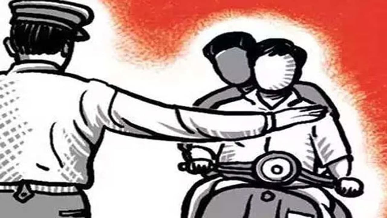 రేపటి నుంచి రెండ్రోజుల పాటు వైసీపీ ప్లీనరీ.. పోలీసుల ట్రాఫిక్ ఆంక్షలు, పార్కింగ్ ఇలా..!! రేపటి నుంచి రెండ్రోజుల పాటు వైసీపీ ప్లీనరీ.. పోలీసుల ట్రాఫిక్ ఆంక్షలు, పార్కింగ్ ఇలా..!!