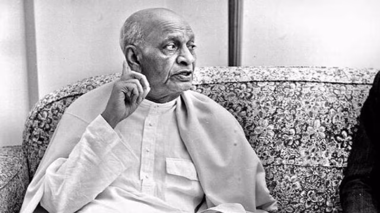 സര്ദ്ദാര് വല്ലഭായ് പട്ടേല്; ഐക്യഭാരതത്തിന്റെ ശില്പ്പി, മനുഷ്യ സ്നേഹിയായ 'ഉരുക്കു മനുഷ്യന്' സര്ദ്ദാര് വല്ലഭായ് പട്ടേല്; ഐക്യഭാരതത്തിന്റെ ശില്പ്പി, മനുഷ്യ സ്നേഹിയായ 'ഉരുക്കു മനുഷ്യന്'