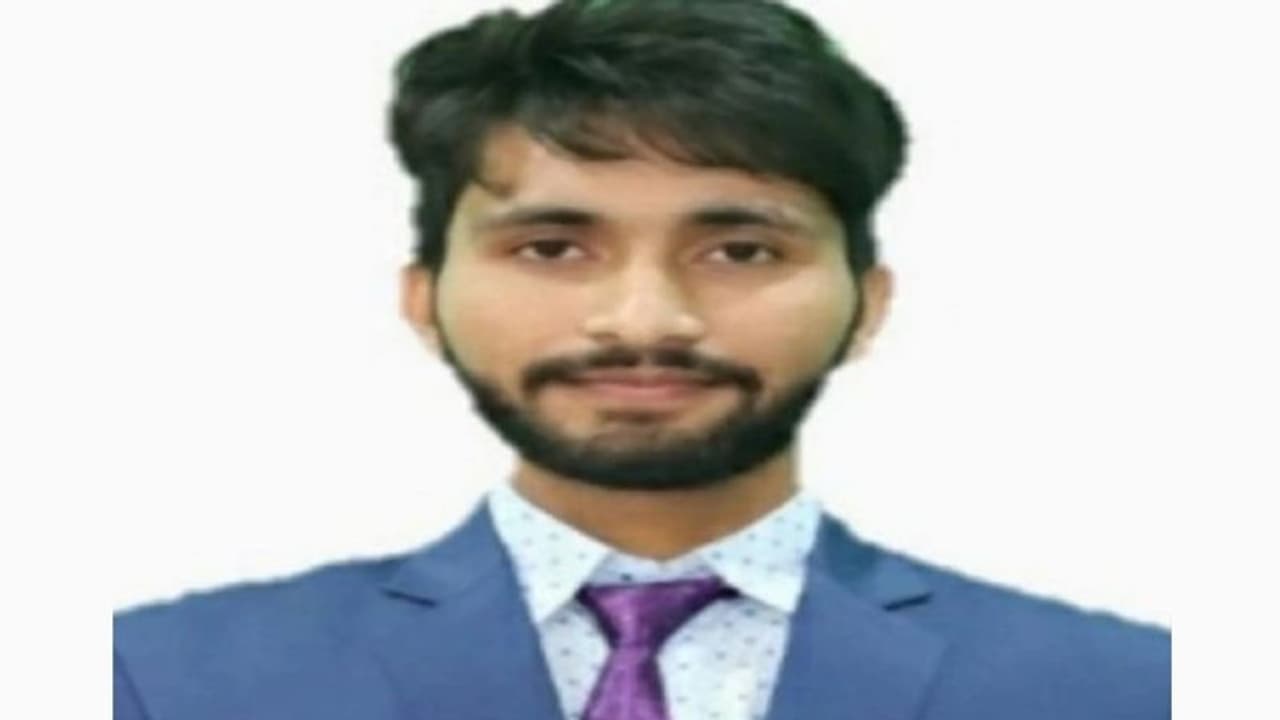 बिहार की जेल में बंद कैदी ने रचा कीर्तिमान: IIT परीक्षा की पास, मर्डर केस में काट रहा है सजा बिहार की जेल में बंद कैदी ने रचा कीर्तिमान: IIT परीक्षा की पास, मर्डर केस में काट रहा है सजा