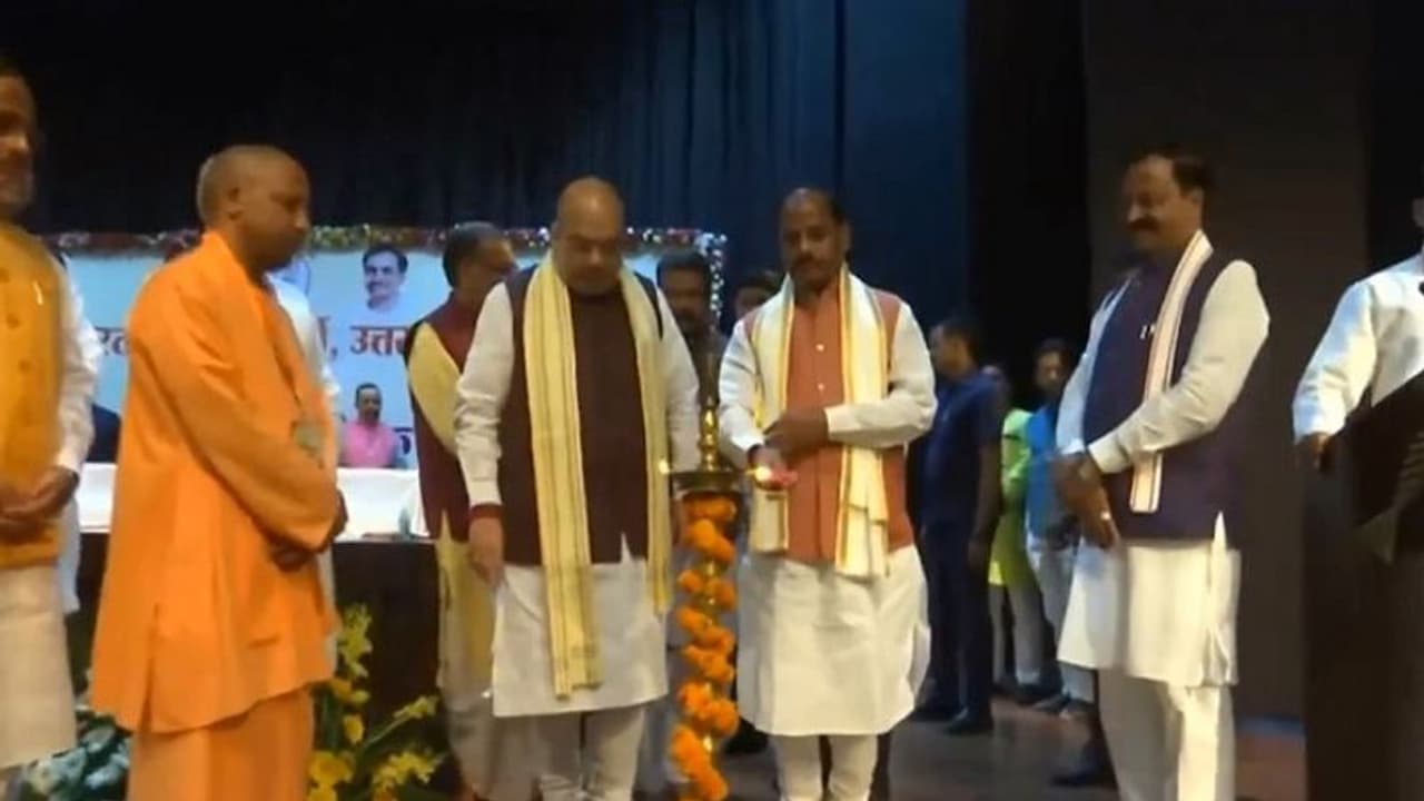 विधायक दल का नेता चुने के बाद योगी बोले सुशासन को और भी बेहतर करने के लिए अब खुद से होगा मुकाबला विधायक दल का नेता चुने के बाद योगी बोले सुशासन को और भी बेहतर करने के लिए अब खुद से होगा मुकाबला