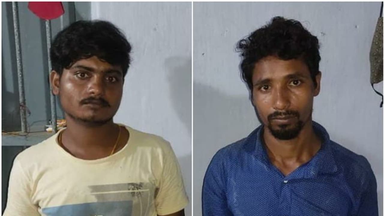 കോഴിക്കോട് ആറ് കിലോ കഞ്ചാവുമായി രണ്ട് ഇതര സംസ്ഥാന തൊഴിലാളികൾ അറസ്റ്റിൽ കോഴിക്കോട് ആറ് കിലോ കഞ്ചാവുമായി രണ്ട് ഇതര സംസ്ഥാന തൊഴിലാളികൾ അറസ്റ്റിൽ