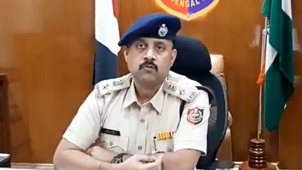 'উর্দিতে দাগ নেব না' বগটুই এর ঘটনায় কি কোপ সেই আইপিএস অফিসারের উপর, চূড়ান্ত বিভ্রান্তি 'উর্দিতে দাগ নেব না' বগটুই এর ঘটনায় কি কোপ সেই আইপিএস অফিসারের উপর, চূড়ান্ত বিভ্রান্তি