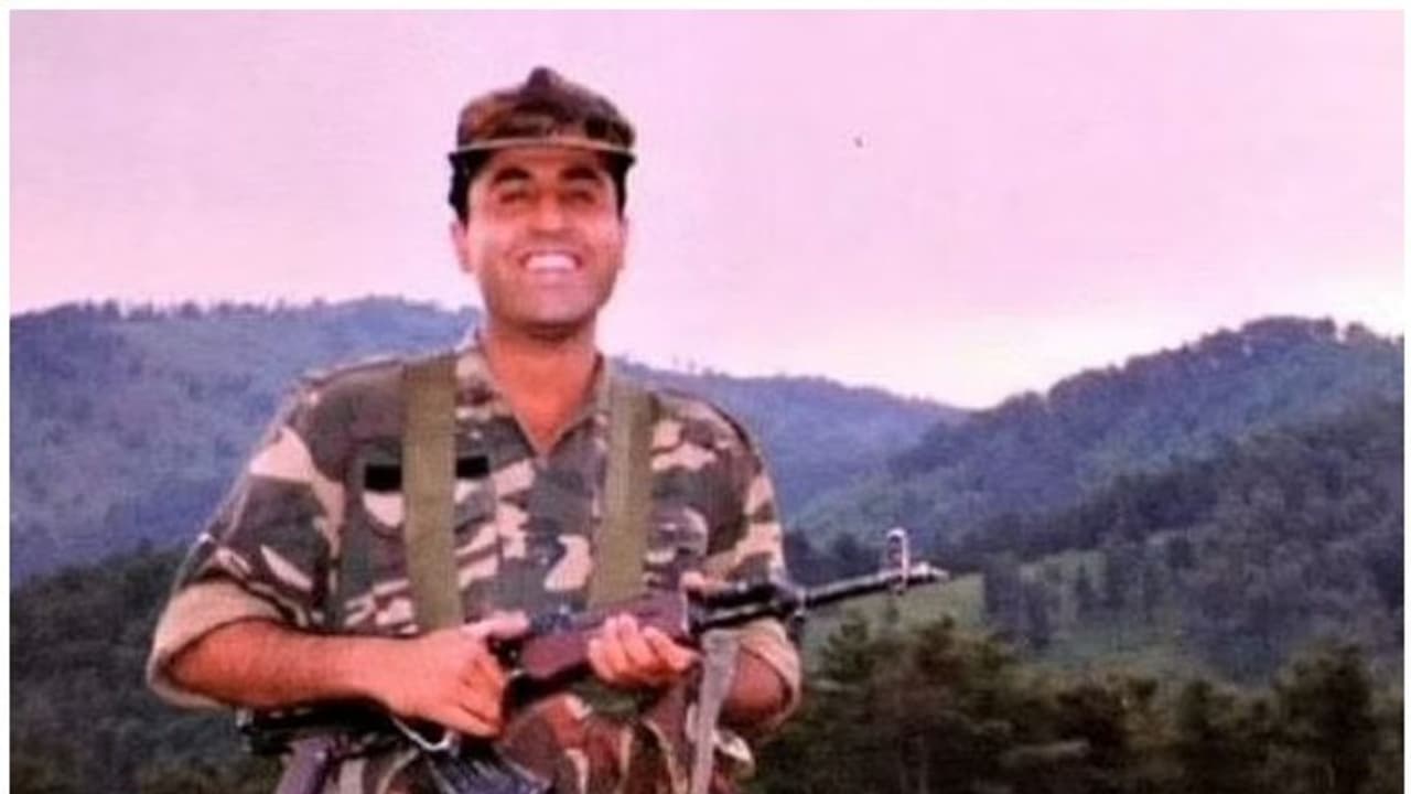 Vikram Batra: വിക്രം ബാത്ര; കാര്ഗില് യുദ്ധമുഖത്തെ ധീരനായ യോദ്ധാവ് Vikram Batra: വിക്രം ബാത്ര; കാര്ഗില് യുദ്ധമുഖത്തെ ധീരനായ യോദ്ധാവ്