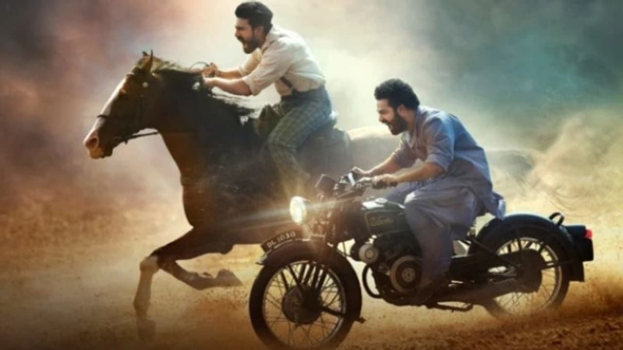 RRR review : ജൂനിയര് എൻടിആറും രാം ചരണും ആറാടുന്നു, ദൃശ്യപ്പൊലിമയില് 'ആര്ആര്ആര്' റിവ്യു RRR review : ജൂനിയര് എൻടിആറും രാം ചരണും ആറാടുന്നു, ദൃശ്യപ്പൊലിമയില് 'ആര്ആര്ആര്' റിവ്യു