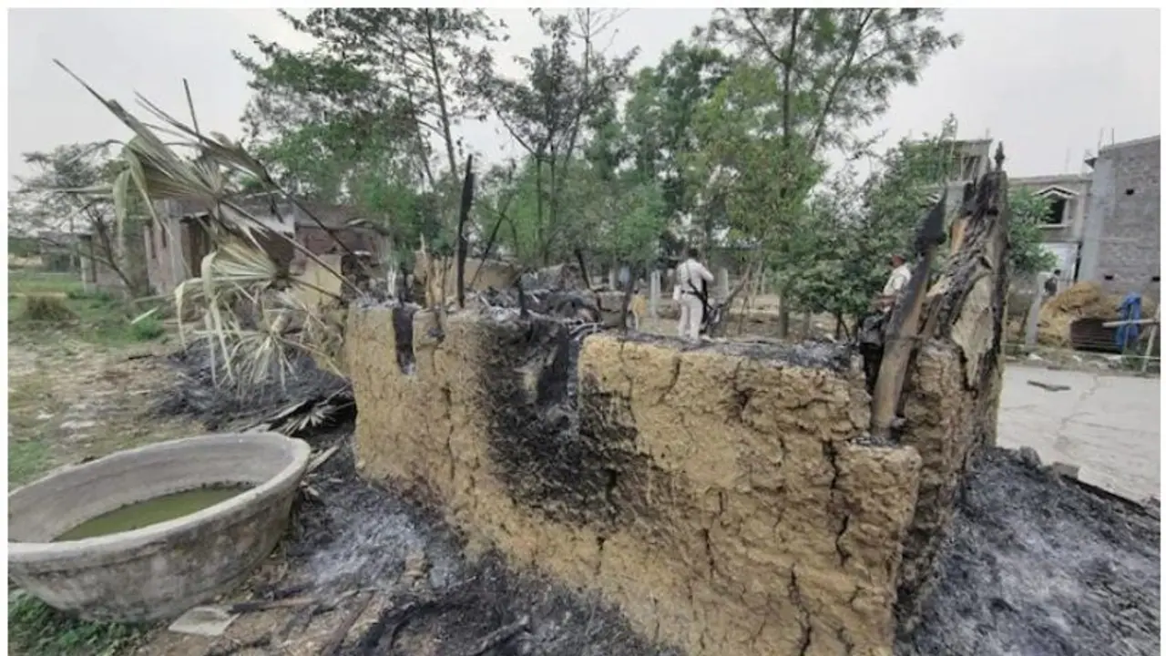 बीरभूम हिंसा : सीबीआई जिस महिला का बयान दर्ज करने वाली थी, अस्पताल में उसकी मौत, मृतकों की संख्या 9 हुई बीरभूम हिंसा : सीबीआई जिस महिला का बयान दर्ज करने वाली थी, अस्पताल में उसकी मौत, मृतकों की संख्या 9 हुई