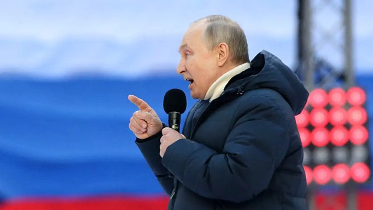 Vladimir Putin to have cancer surgery, likely to hand over temporary power to ex KGB chief: Report Vladimir Putin to have cancer surgery, likely to hand over temporary power to ex KGB chief: Report