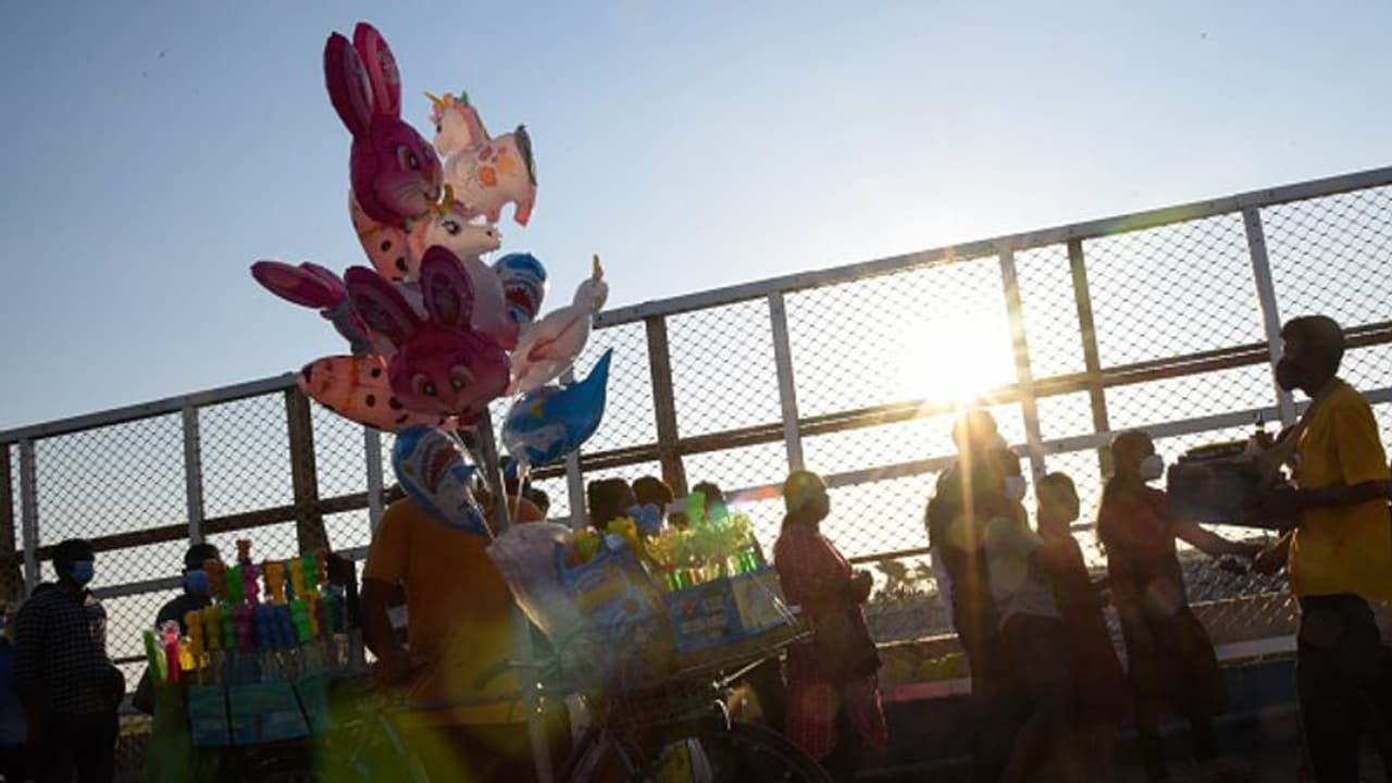 Lanka Issue:സാമ്പത്തിക തകർച്ചയിൽ കൂപ്പുകുത്തി ശ്രീലങ്കയിലെ വിനോദ സഞ്ചാര മേഖലയും; ഇന്ധനക്ഷാമത്തിനും പരിഹാരമില്ല Lanka Issue:സാമ്പത്തിക തകർച്ചയിൽ കൂപ്പുകുത്തി ശ്രീലങ്കയിലെ വിനോദ സഞ്ചാര മേഖലയും; ഇന്ധനക്ഷാമത്തിനും പരിഹാരമില്ല