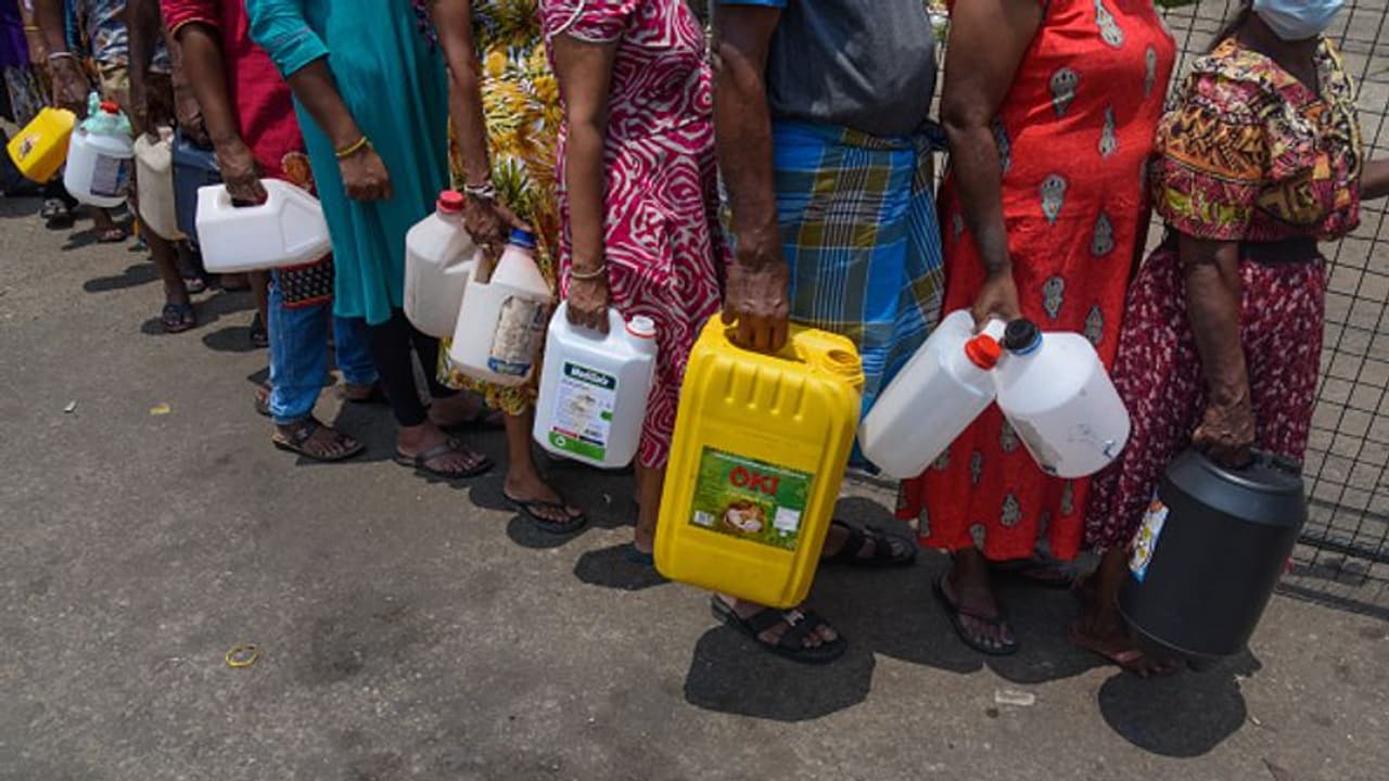 'মাত্র এক দিনের পেট্রোল মজুত রয়েছে', জাতির উদ্দেশ্যে প্রথম ভাষণে বার্তা নতুন প্রধানমন্ত্রীর 