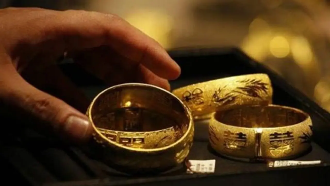 শুভ ধাতু সোনার ৮টি উপকারিতা, সব গ্রহের সঙ্গে যুক্ত এই ধাতু কাটিয়ে দিতে পারে একাধিক বিপদ শুভ ধাতু সোনার ৮টি উপকারিতা, সব গ্রহের সঙ্গে যুক্ত এই ধাতু কাটিয়ে দিতে পারে একাধিক বিপদ